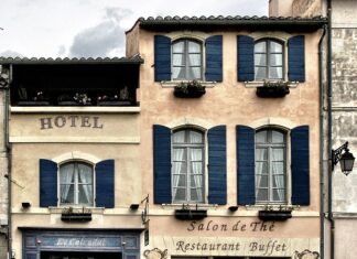 Czy hotel jest kosztem uzyskania przychodu?